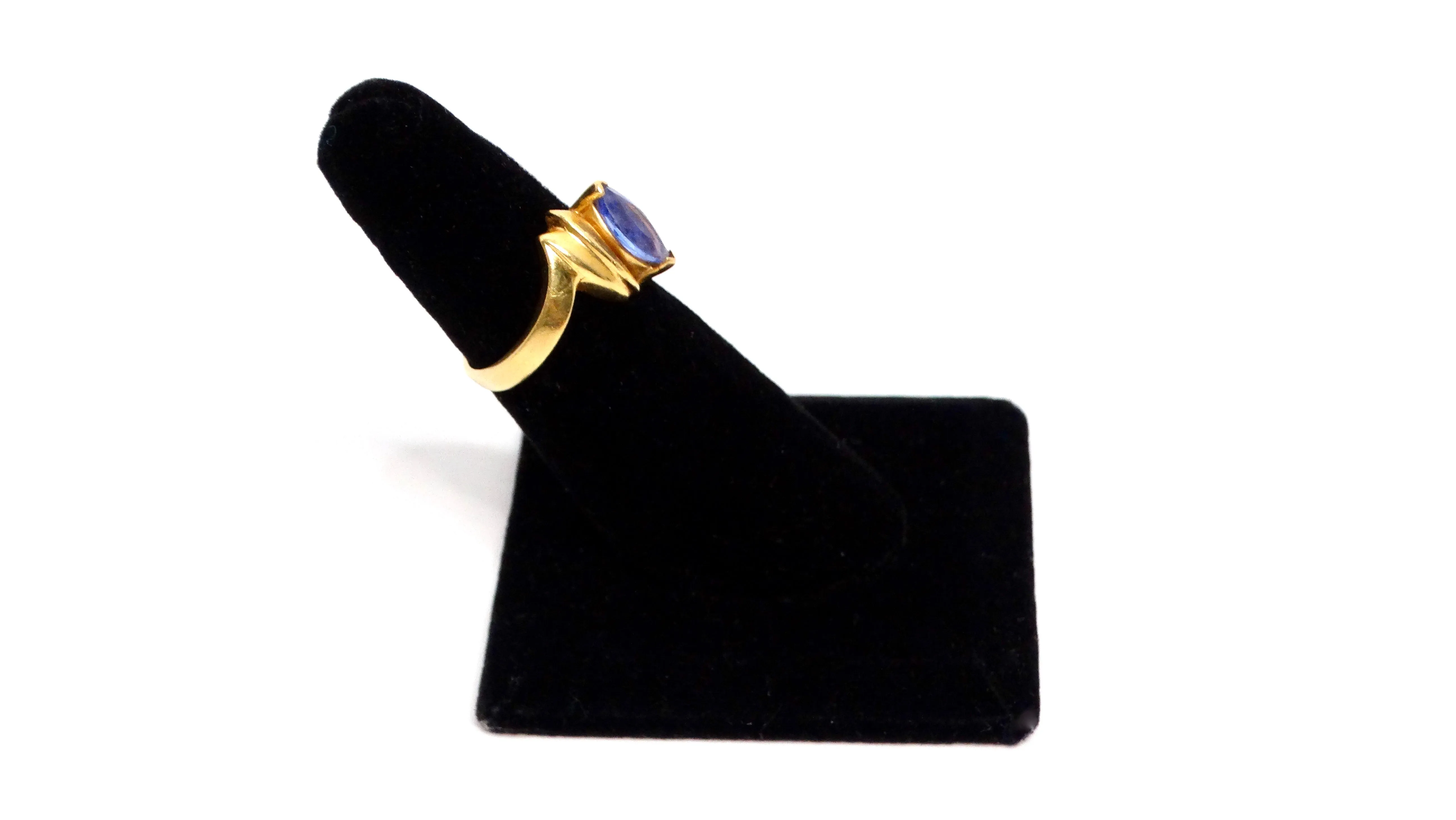 Blue Sapphire & 4 Diamond Vintage 14k Gold Ring