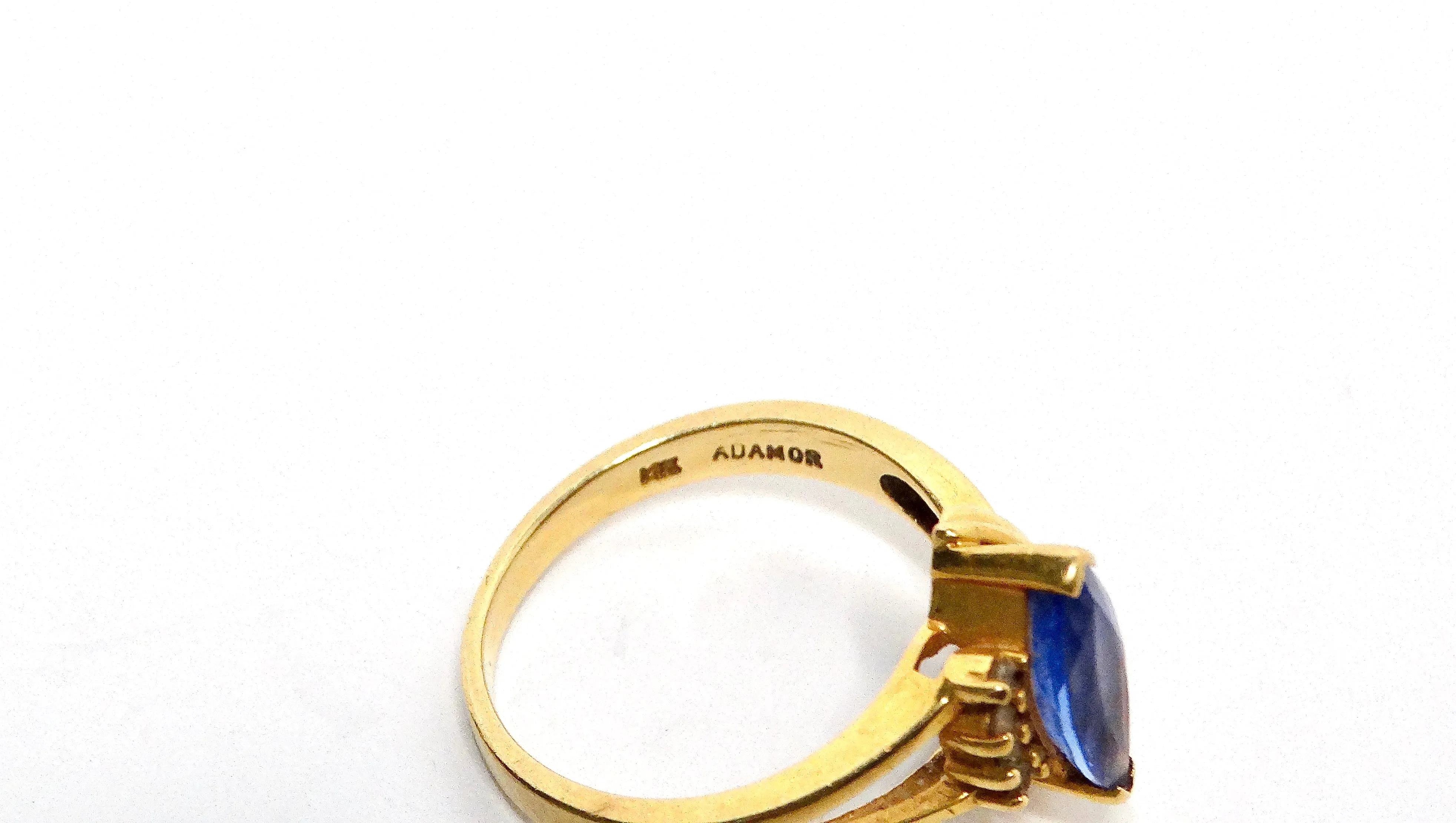 Blue Sapphire & 4 Diamond Vintage 14k Gold Ring