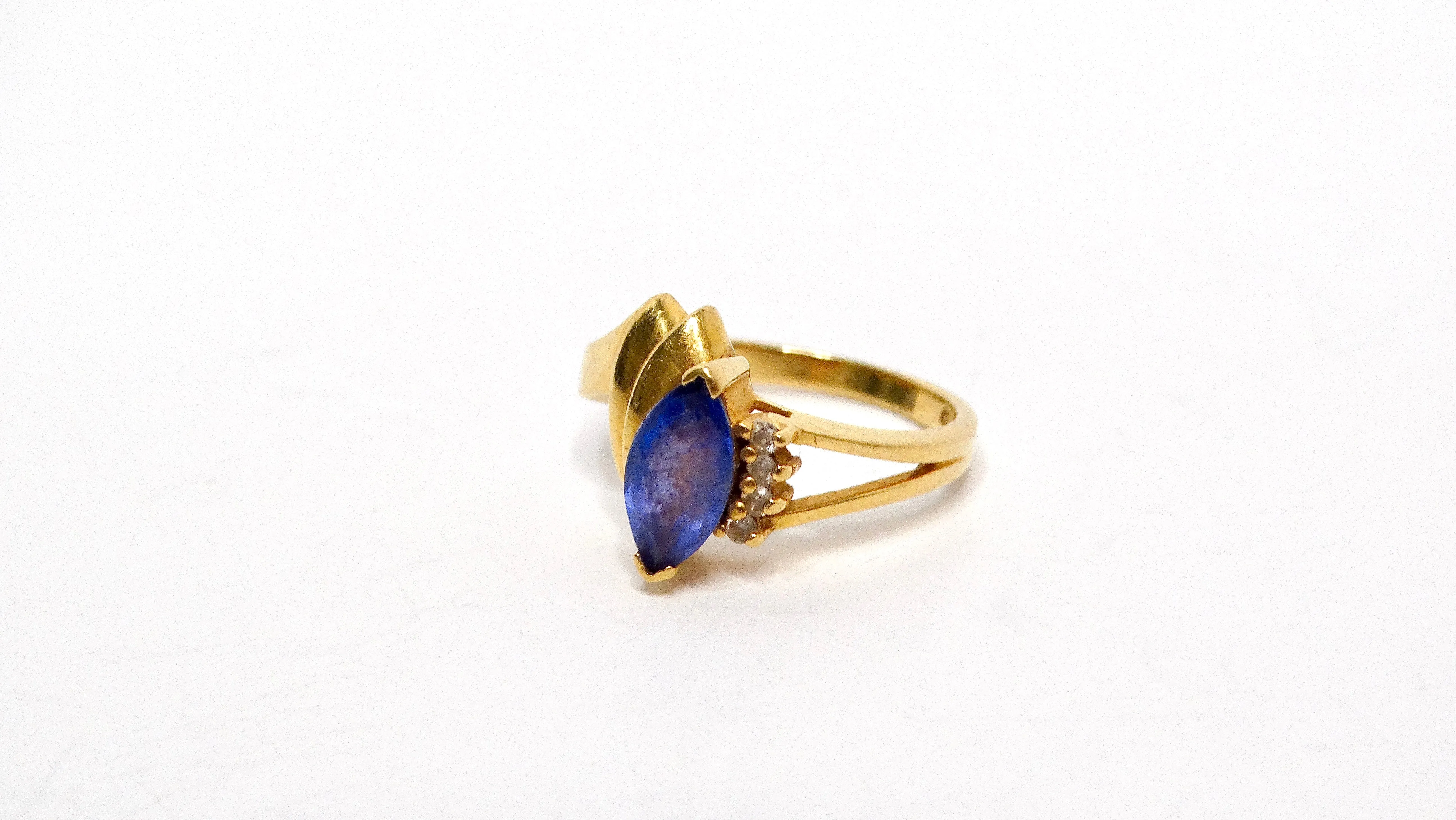 Blue Sapphire & 4 Diamond Vintage 14k Gold Ring