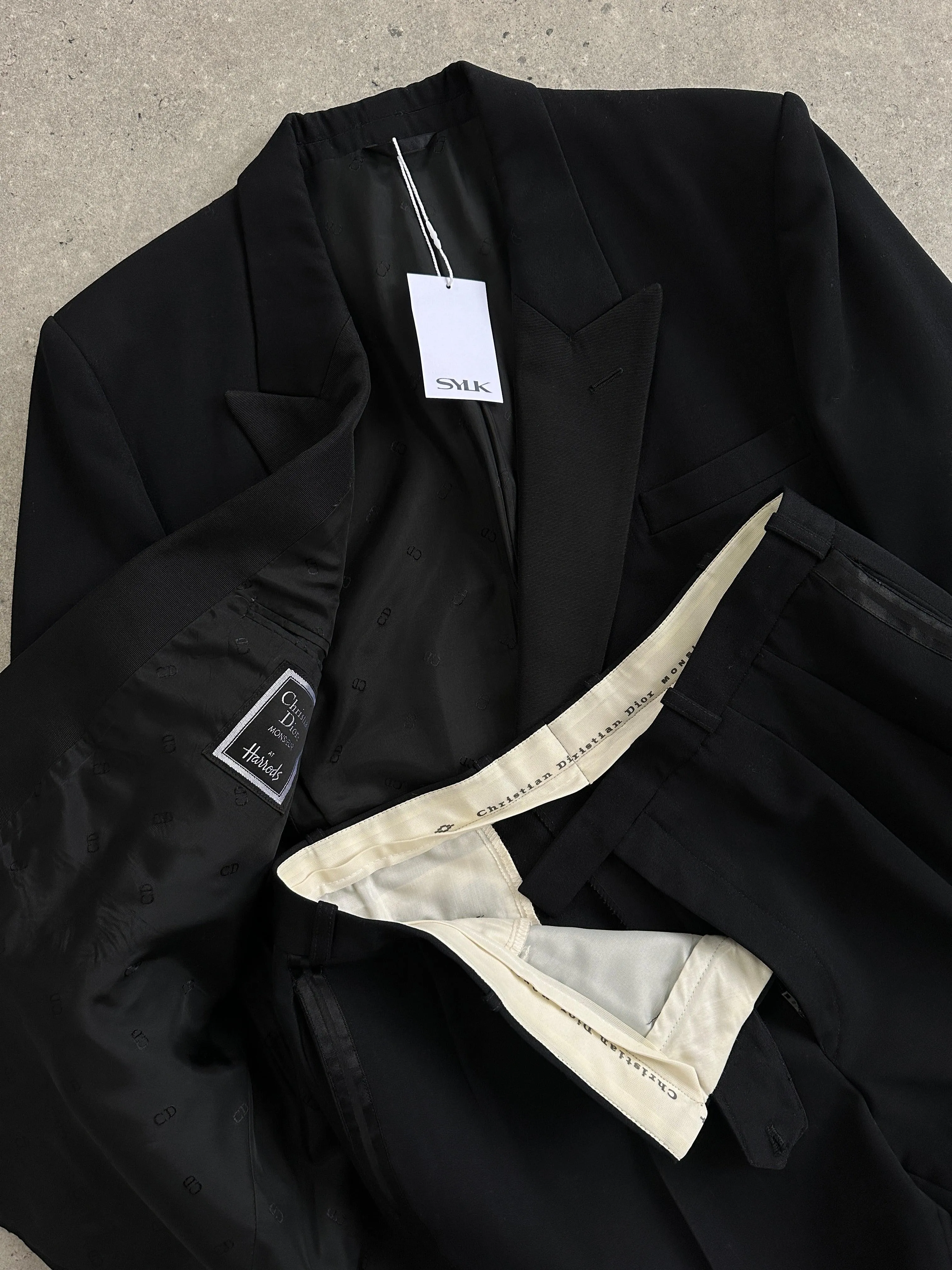Christian Dior Monsieur Tuxedo Double Breasted Suit - 42S/W34