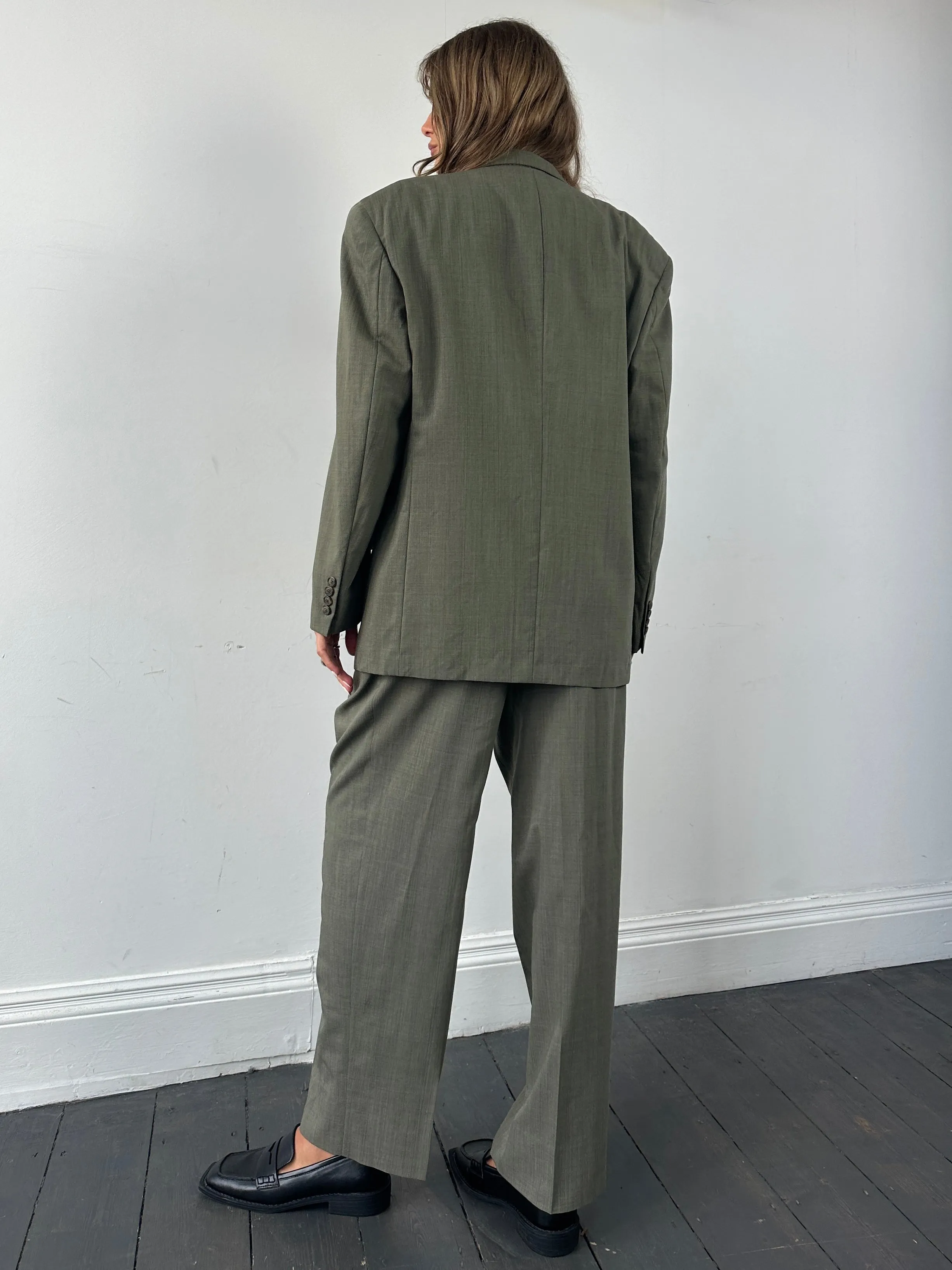 Christian Dior Pure Virgin Wool Single Breasted Suit - 42R/W32