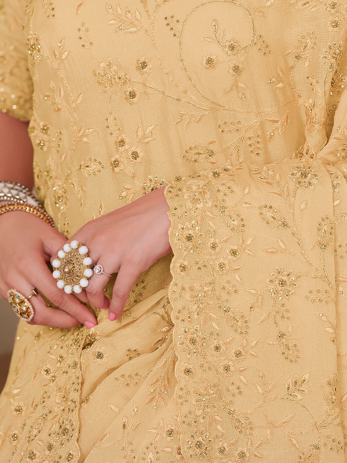 Yellow Chiffon Saree With Unstitched Blouse